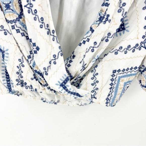 ✅ BTFL-life CRISS CROSS EMBROIDERED Blue/white cropped SIZE MEDIUM - Picture 3 of 8